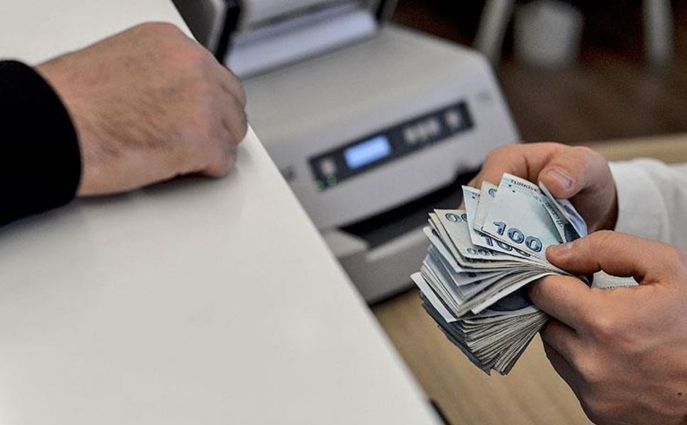 Zamlı maaşlar hesaplara geçiyor... Gözler 14 günlük 'fark' ödemelerinde!
