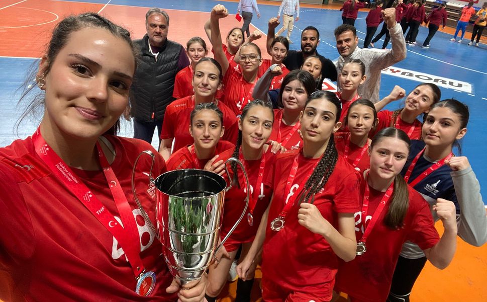 İzmir Büyükşehir’den altı ayda 205 madalya ve 10 kupa