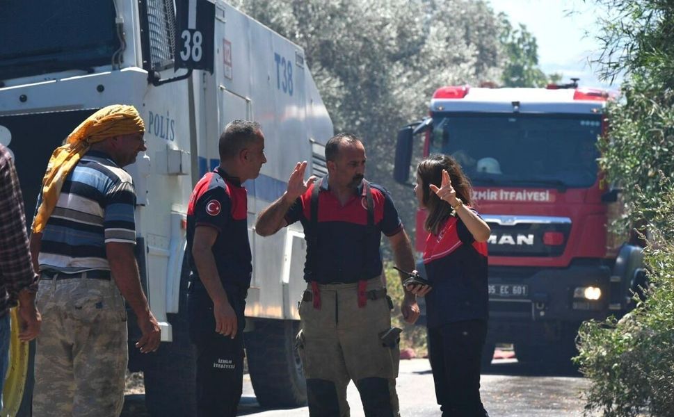 İzmir İtfaiyesi alevlere karşı nöbette