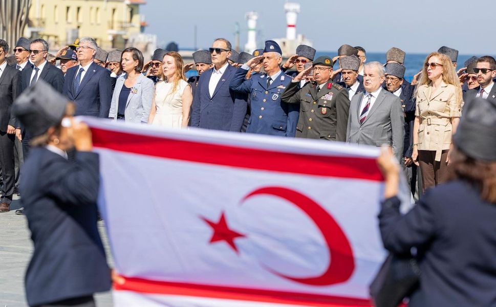 Kıbrıs Barış Harekâtı’nın 52. yılı İzmir’de törenle kutlandı