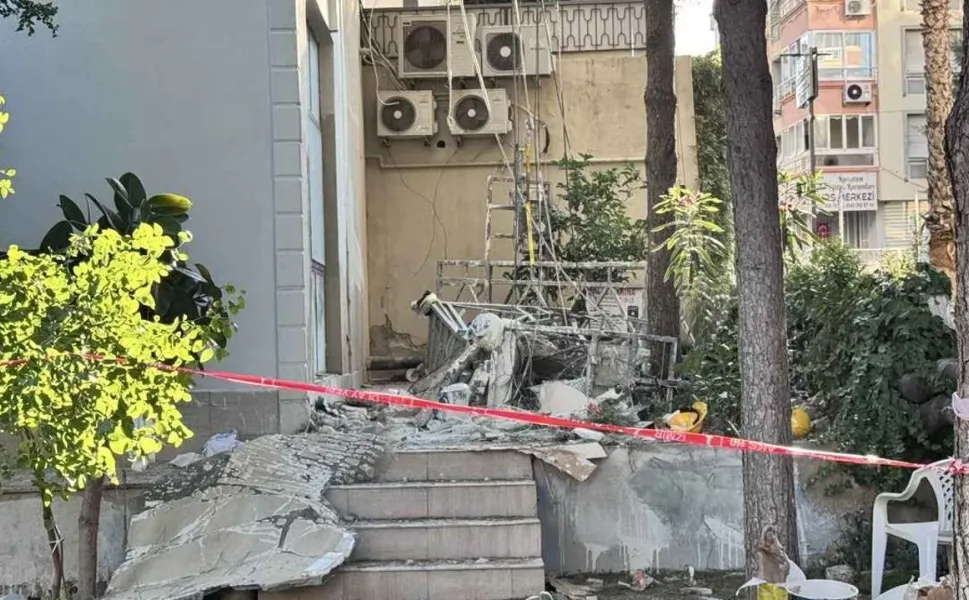 İzmir'de 3 kardeşin yaralandığı iskele kazası kamerada