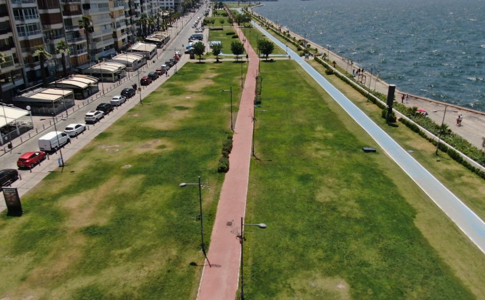 Sıcak hava İzmirlileri evlere kapattı, Kordon sessizliğe büründü