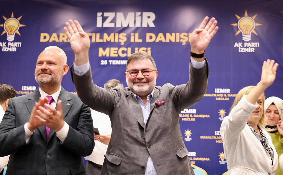 AK Parti İzmir’de yeni dönem mesajı: Sahada daha çok olacağız