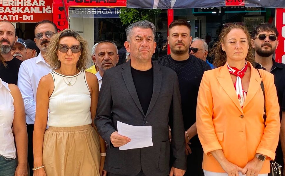 CHP Seferihisar’da toplu istifa: Yönetim YENİ Parti’ye geçiyor
