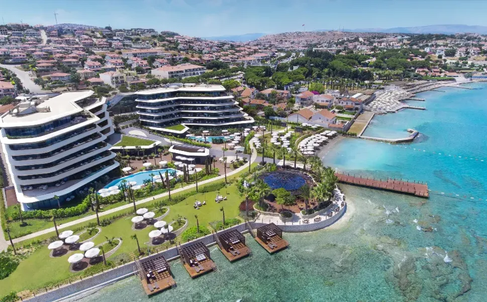 Çeşme’de Marriott Residence projesine tepki: Halkın kumsalı 54 kişinin bahçesi oldu