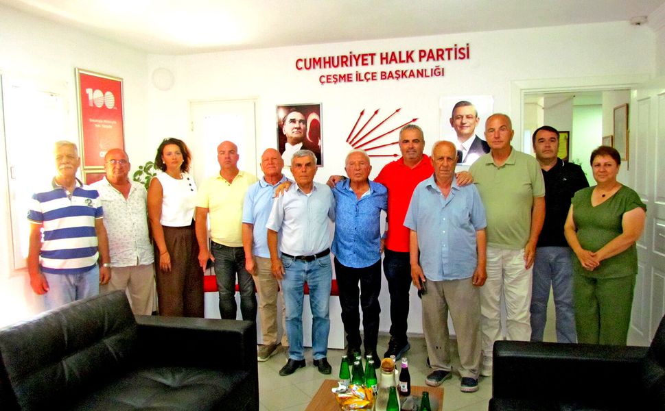 Çeşme siyasetinde kritik kopuş: Eski CHP yöneticileri istifa etti