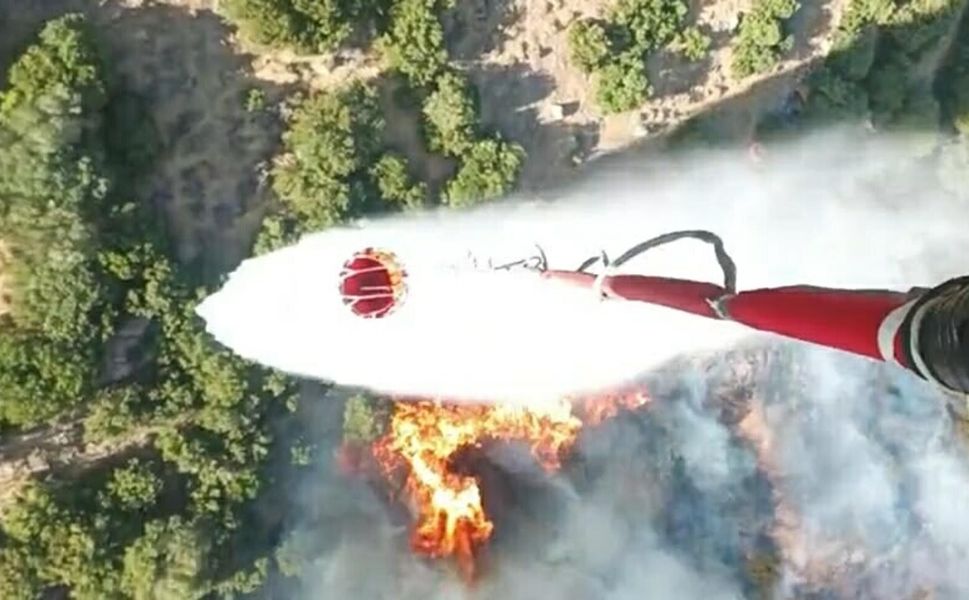 Menemen'de orman yangını: 6 uçak ve 4 helikopter sevk edildi