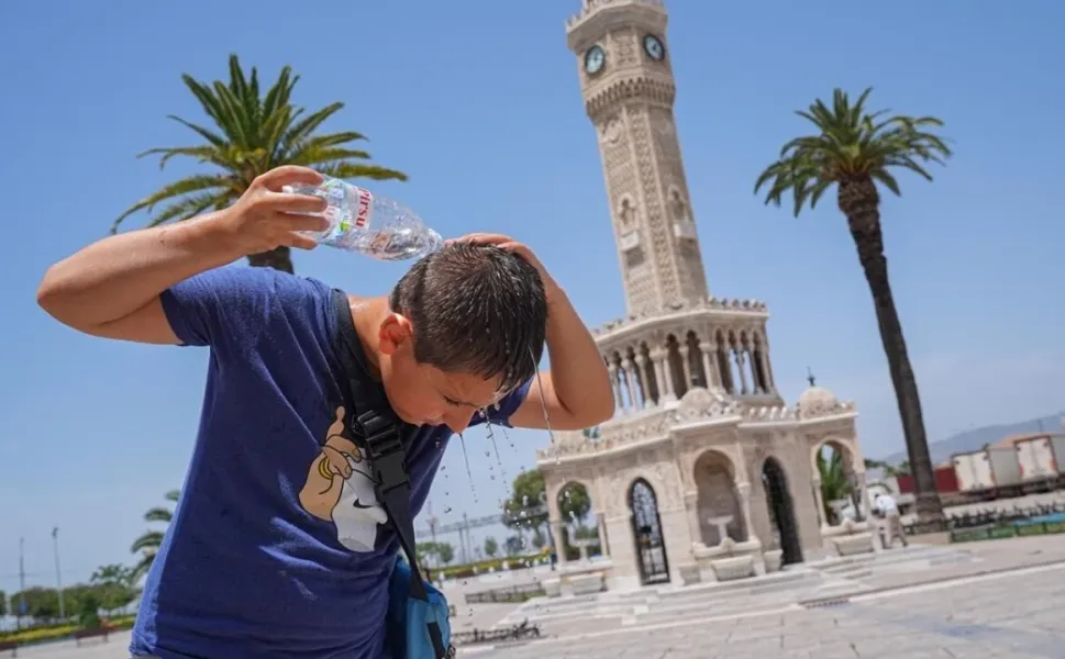 Meteoroloji'den İzmir'e uyarı... Bunaltıcı sıcaklar devam edecek!