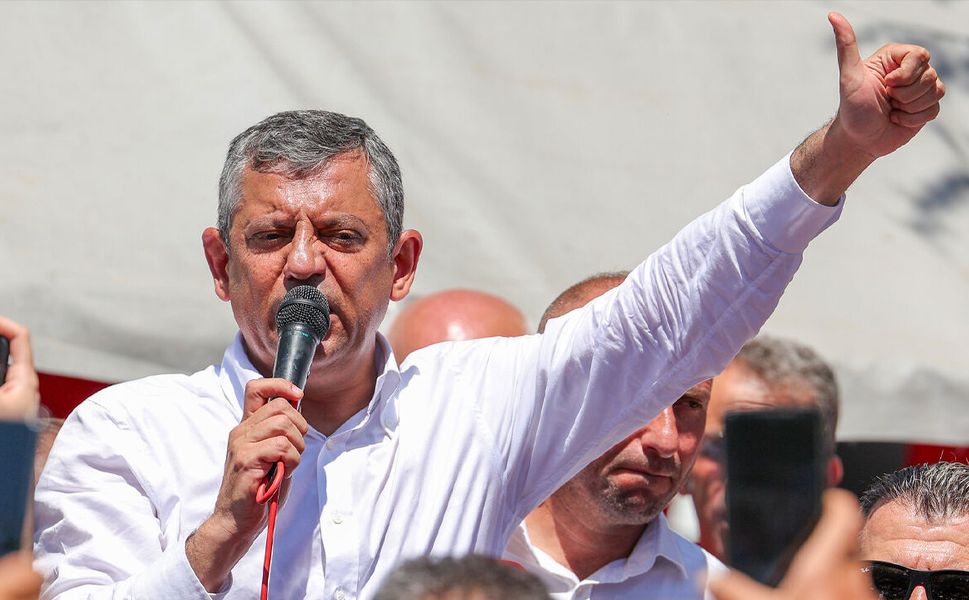Özgür Özel yönetimi, kurultay için mahkemeye başvuracak: Üç kişilik bir "çağrı heyeti" istenecek