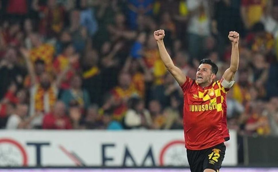 Göztepe kaptanı İsmail Köybaşı futbolu bıraktı