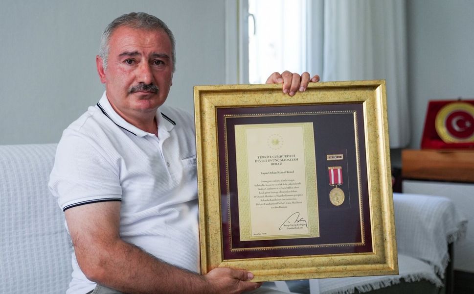 İzmir’de yaşayan 15 Temmuz gazisi o geceyi gözyaşlarıyla anlattı
