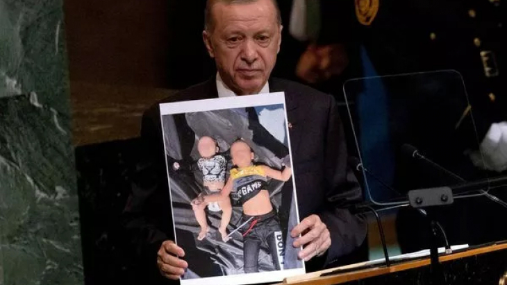 Cumhurbaşkanı Erdoğan BM kürsüsünden 3 fotoğraf ile mesaj verdi