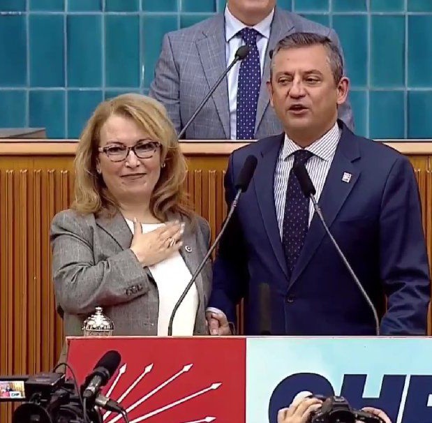 İyi̇ Parti Eski Milletvekili Ayşe Sibel Yanıkömeroğlu, Chp’ye Katıldı.