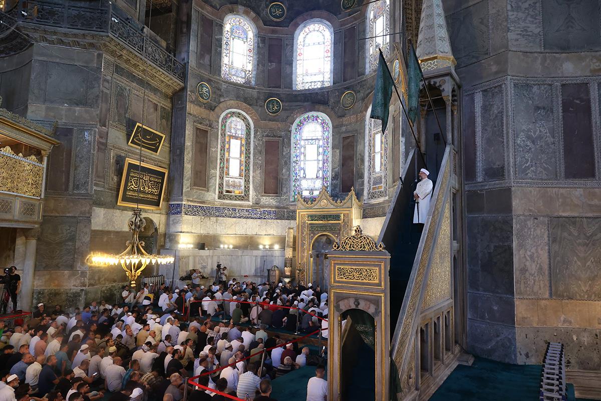 Ali Erbaş, Minbere Elinde Kılıçla Çıktı Ey İslam Âlemi! Artık Toparlanalım 4