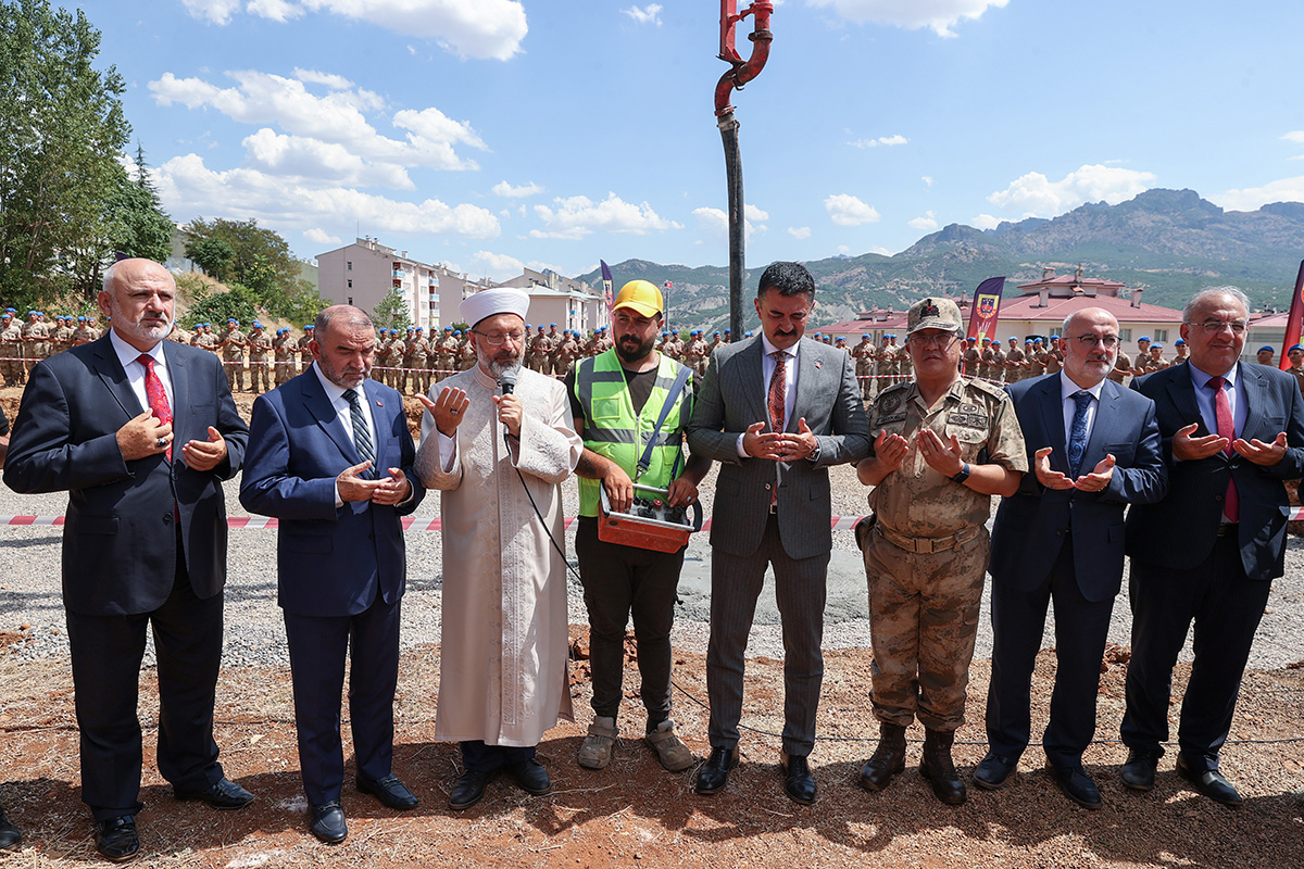 Diyanet İşleri Başkanı Ali Erbaş, Jandarma Komutanlığında Cami Temeli Attı 4