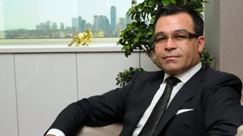 Nihat Ozcelik Kimdir
