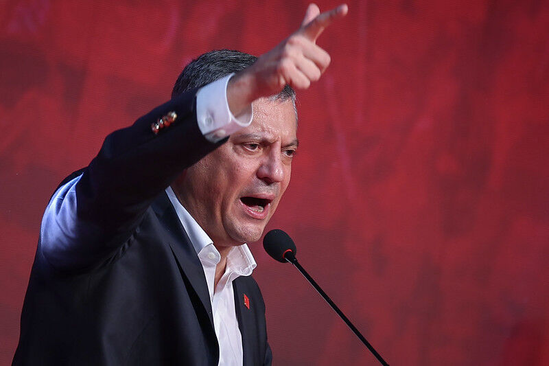 özgür özel'den erdoğan'a seni bu millet ilk seçimde gönderecek