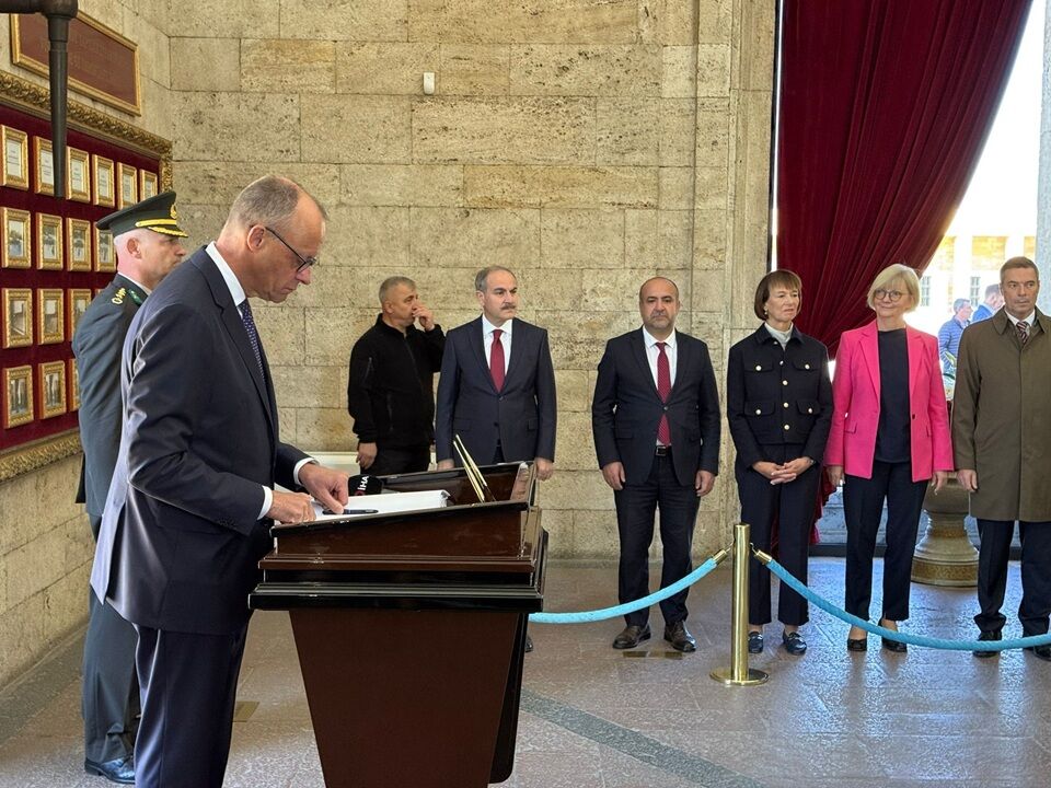 Almanya Şansölyesi Merz, Anıtkabir’i Ziyaret Etti