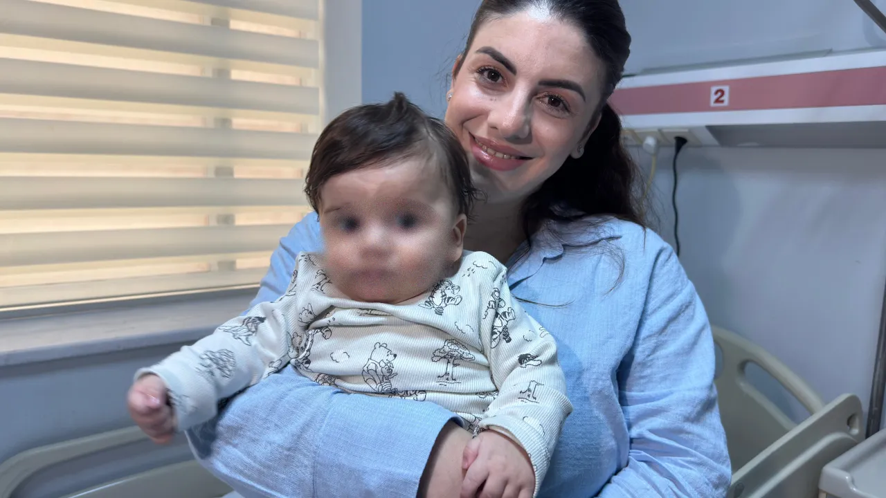 Aydinli Mustafa Kayra Bebek Izmirde Kalbinde Acilan Tunelle Nefes Aldi (1)