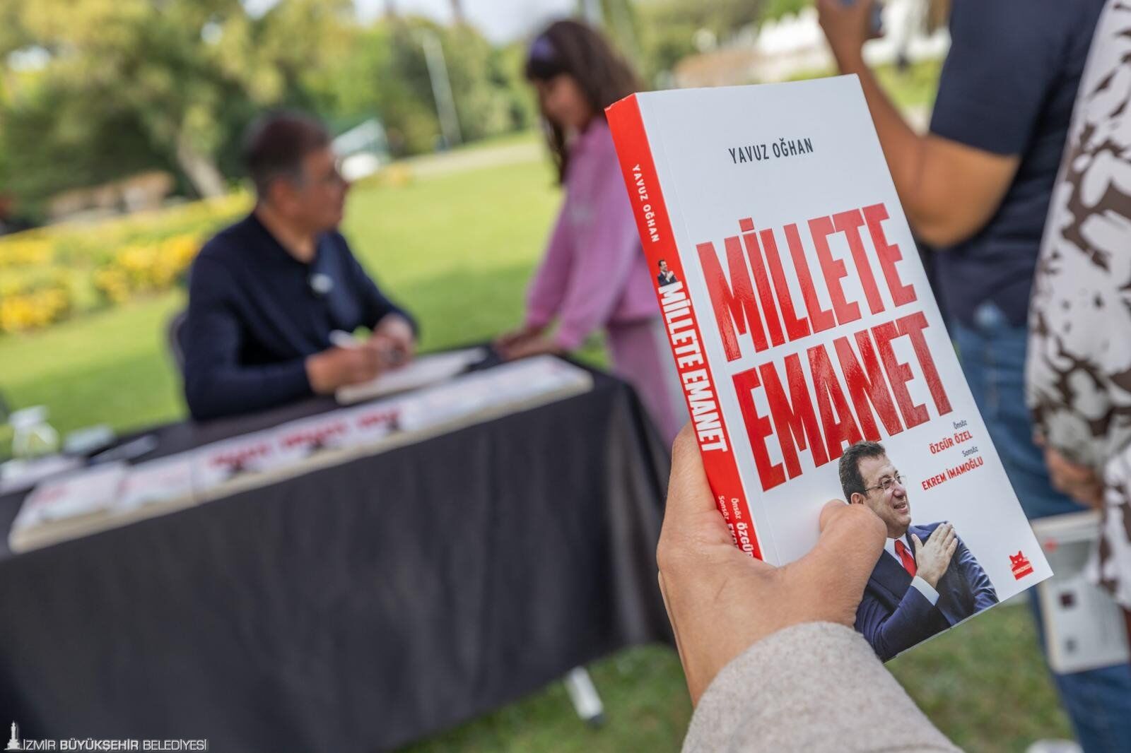 Baskan Tugay Imamoglu Adina Millete Emanet Kitabini Imzaladi (2)