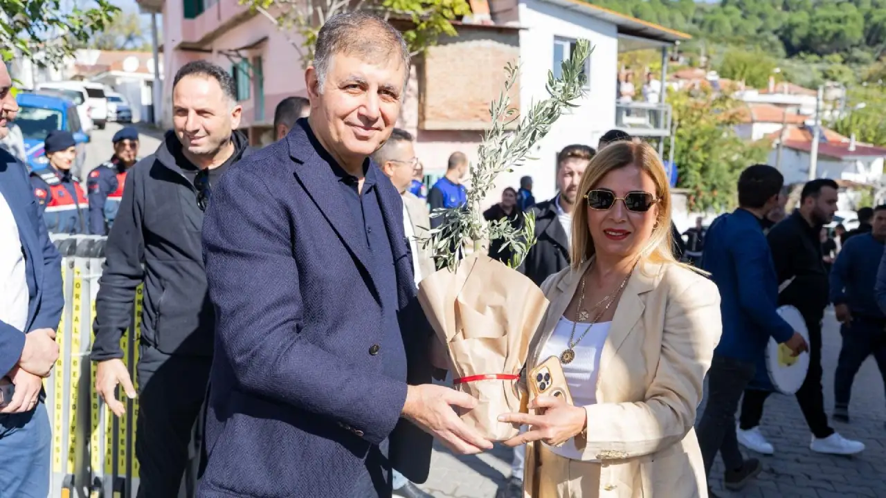 Baskan Tugay Zeytin Ureticisine Soz Verdi Sizi Asla Yalniz Birakmayacagim (1)
