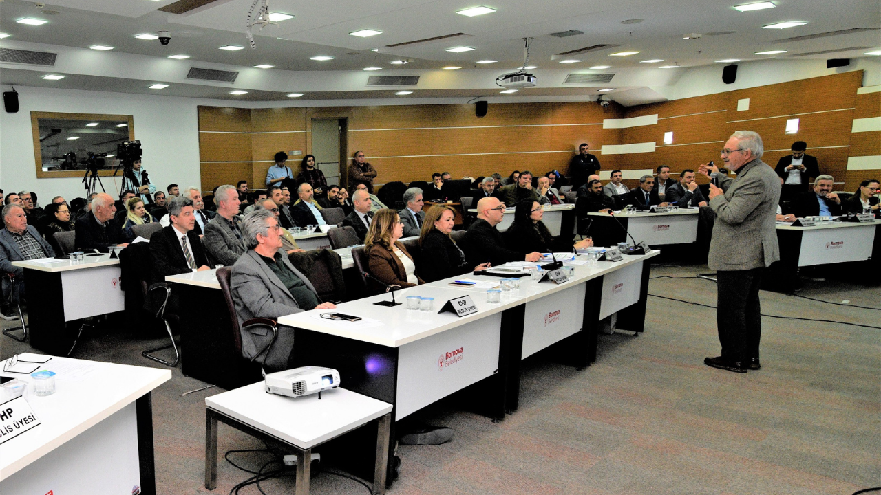 Bornova Meclisinde 75 Milyarlik Rekor Butce (2)