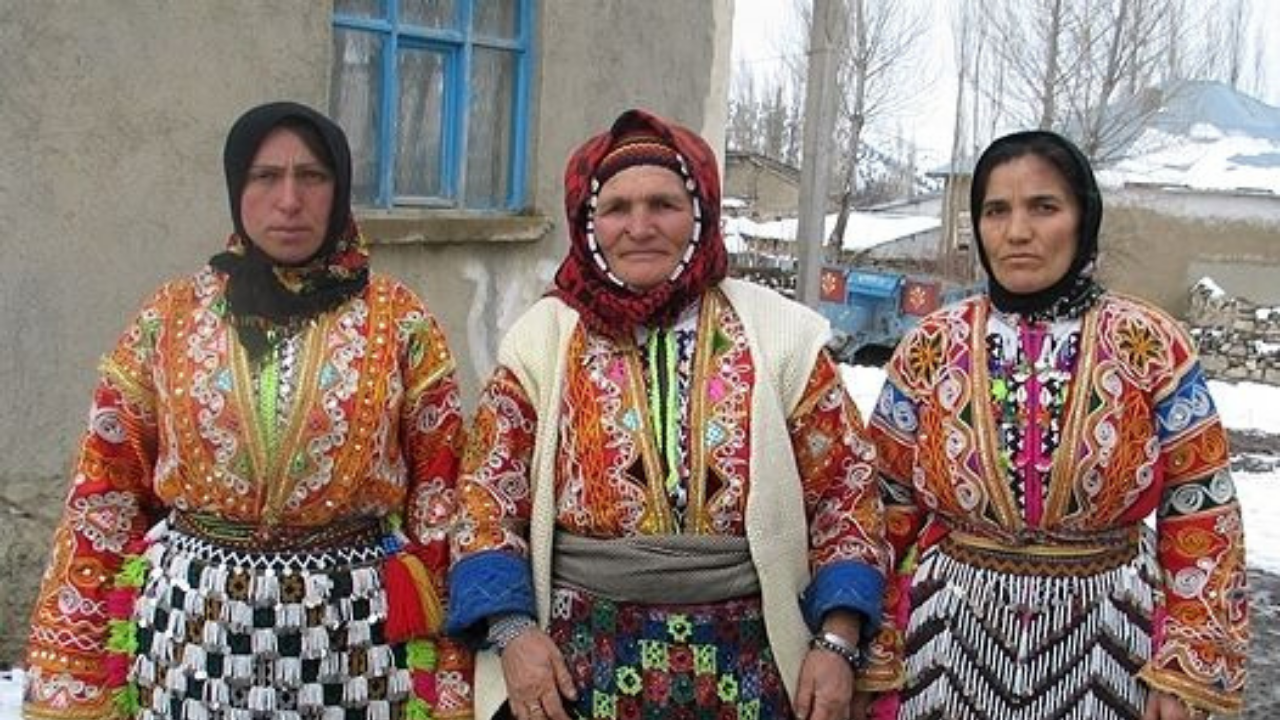 Bornovada Tahtaci Turkmen Kulturu Tanitildi Dogaya Saygi Ve Geleneksel Bag Yeniden Hatirlan (2)