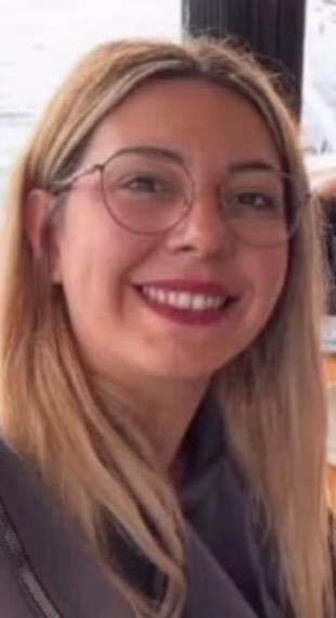 Esi Bıcakladı