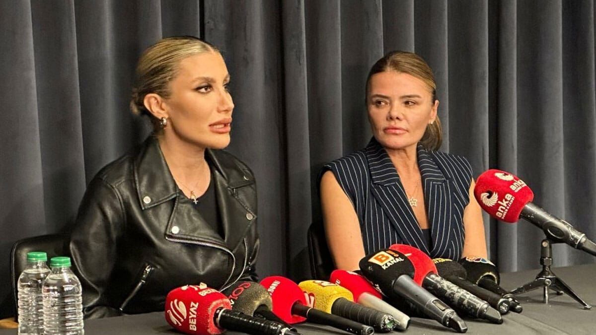 Irem Derici-3