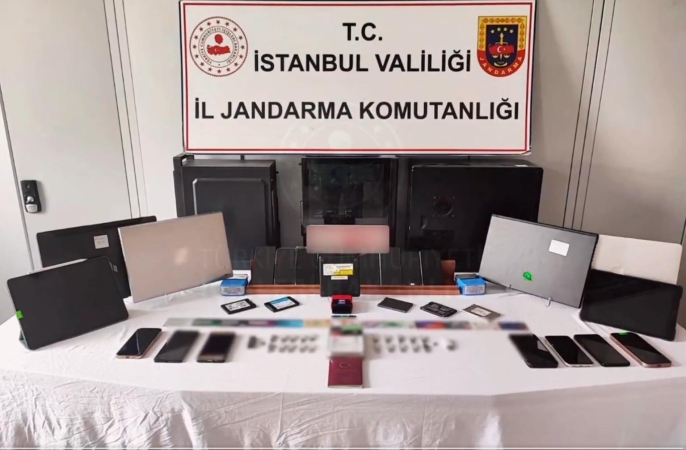 Istanbul Merkezli Dolandiricilik Operasyonu 12 Supheli Yakalandi 900 Milyon Tl Hesap Hareketine El Konuldu 1 1759561751