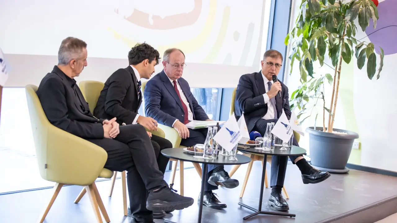 Izmir Buyuksehir Belediye Baskani Tugay Izmir 2030A Kadar Karbon Notr Bir Sehir Olacak (1)