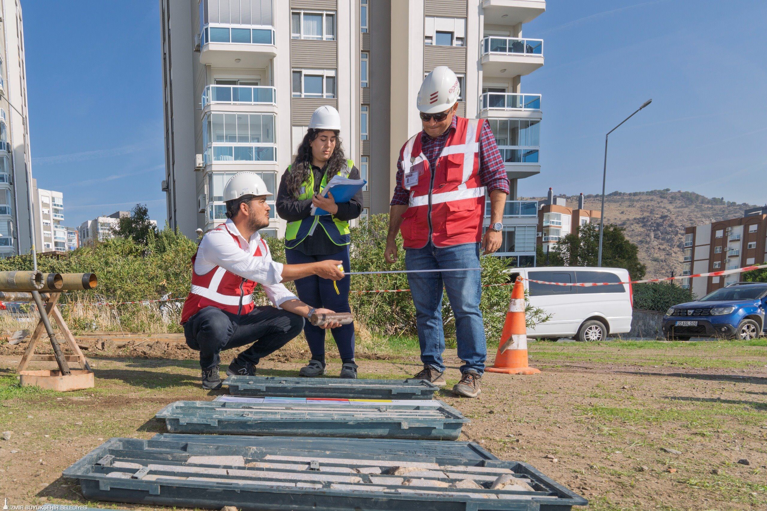 Izmir Buyuksehir Harekete Gecti Karsiyakada Deprem Riskine Karsi 2 Bin Hektarlik Zemin Aras (3)