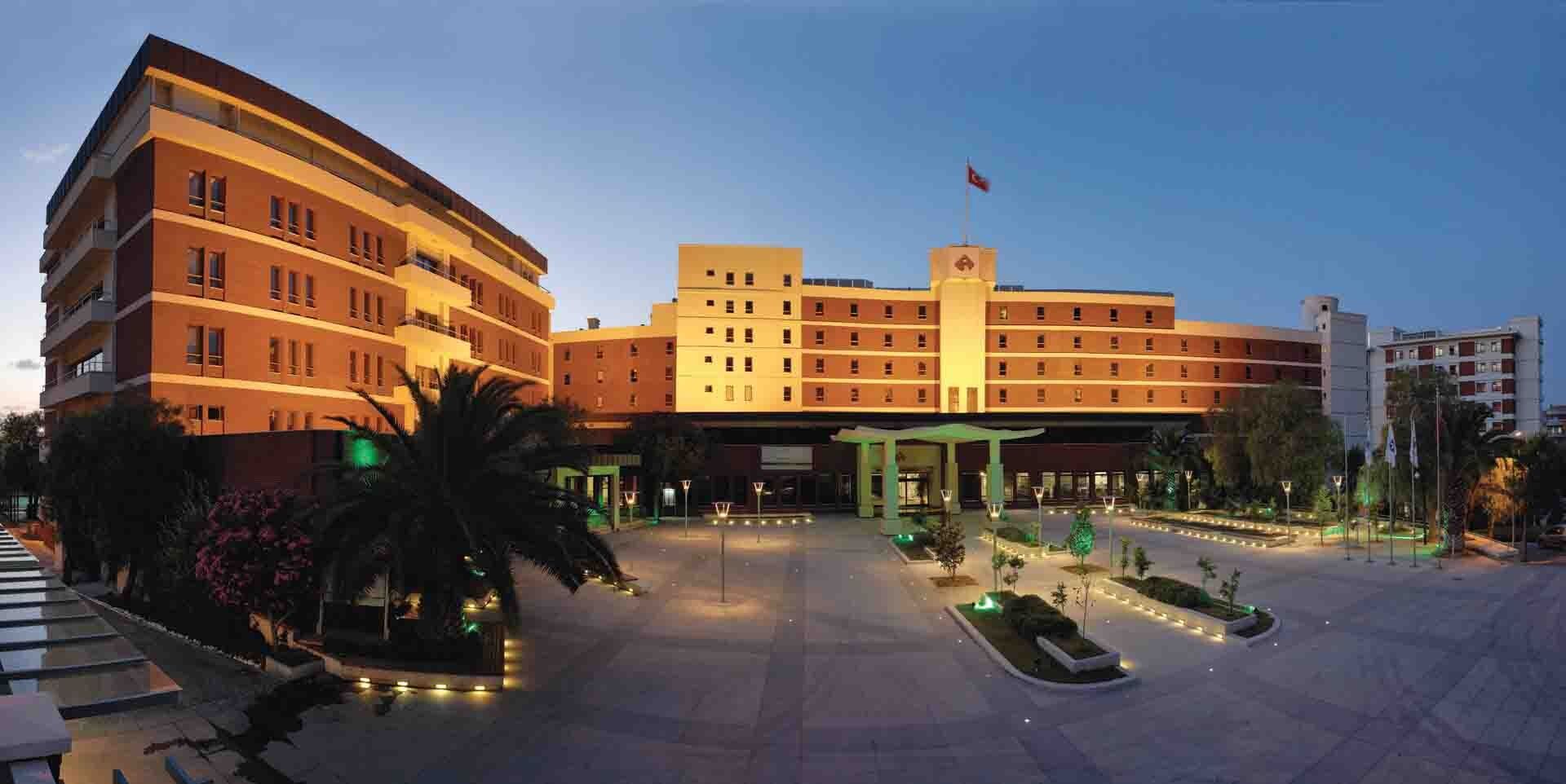Izmir Ekonomi Universitesi 8 Akademisyen Aliyor 2