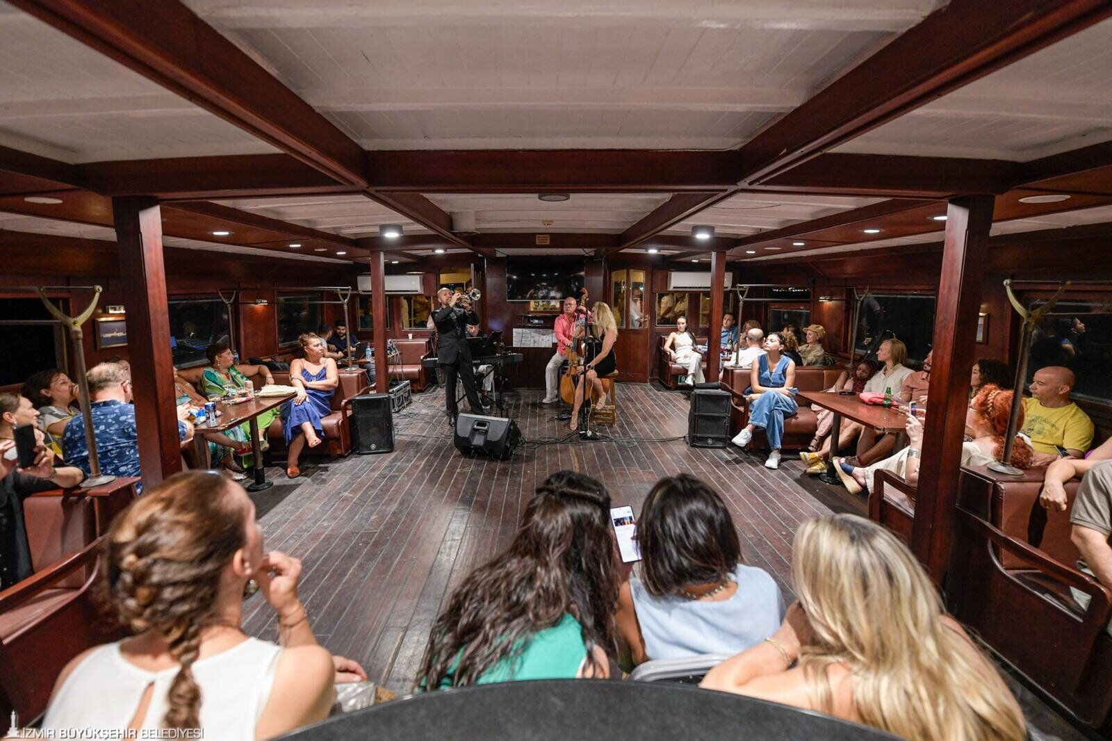 Izmir Korfezinde Blues Ruzgari Yeniden Esiyor Not Alin Kacirmayin (2)