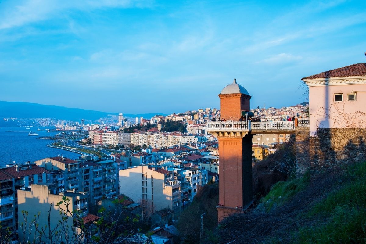 İzmir’de 118 Yıldır Ayakta Duruyor! Hikayesini Kimse Bilmiyor… (3)