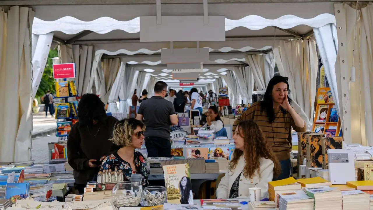 İzmir'de Kadınlar Bostanda Hem Üretiyor Hem Kazanıyor Aylık Kazançları 1.200 Lira (2)