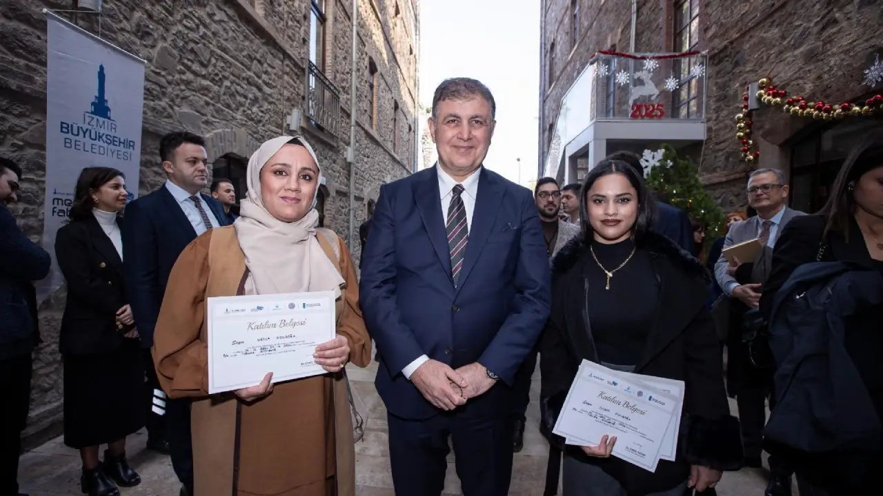 Izmirde Kadinlar Ve Genclere Istihdam Firsati Bugune Kadar Bin 400 Kisi Yararlandi (2)