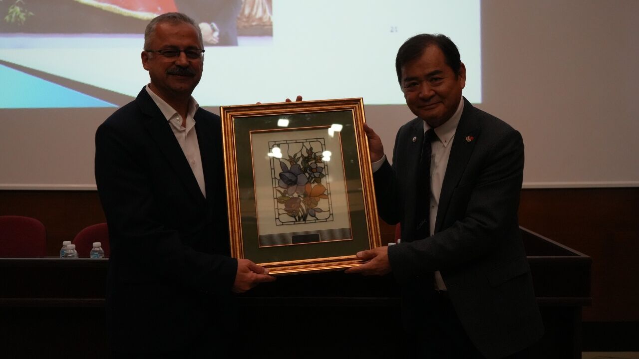 Japon Deprem Uzmanı