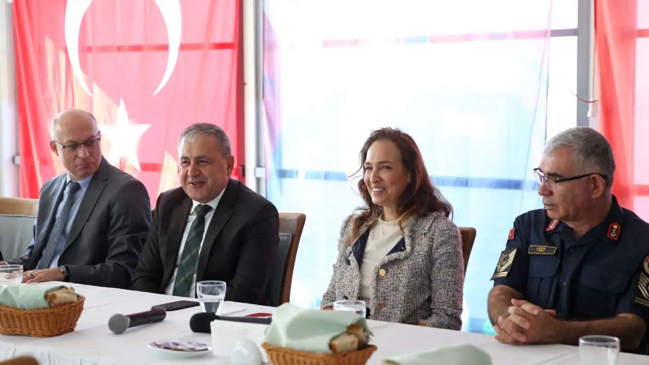 Karşıyaka Muhtar