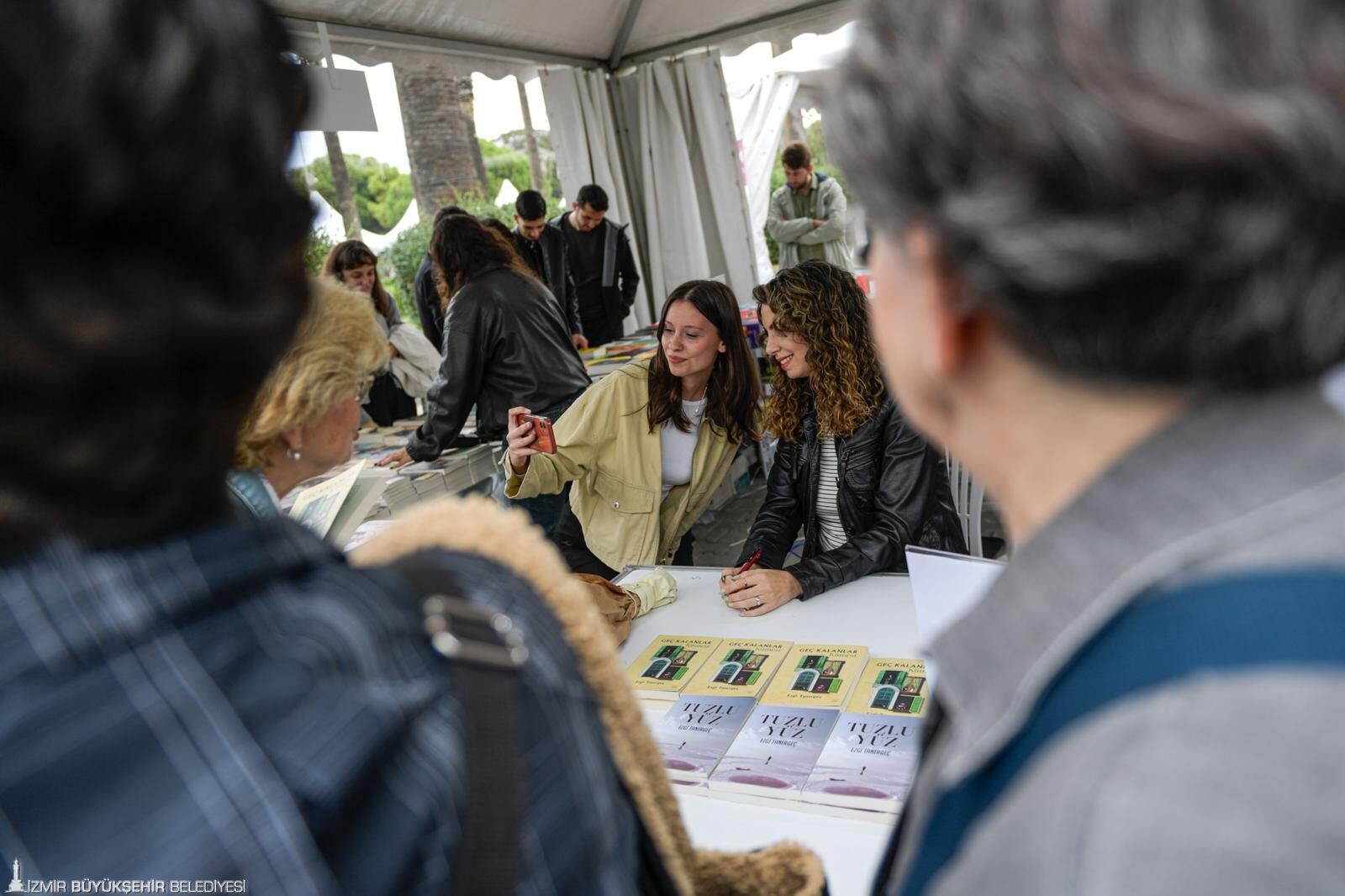 Kulturparkta Kitap Firtinasi Izmir Kitap Fuari Dolup Tasiyor (3)