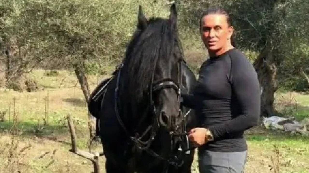 Necati Arabaci Kimdir