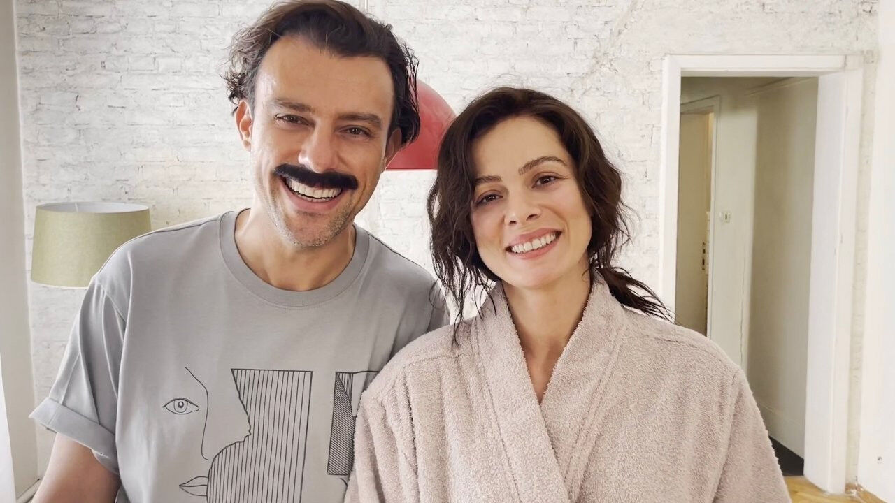 “Özge Özpirinççi Ve Salih Bademci Venedik’e Uçuyor 1