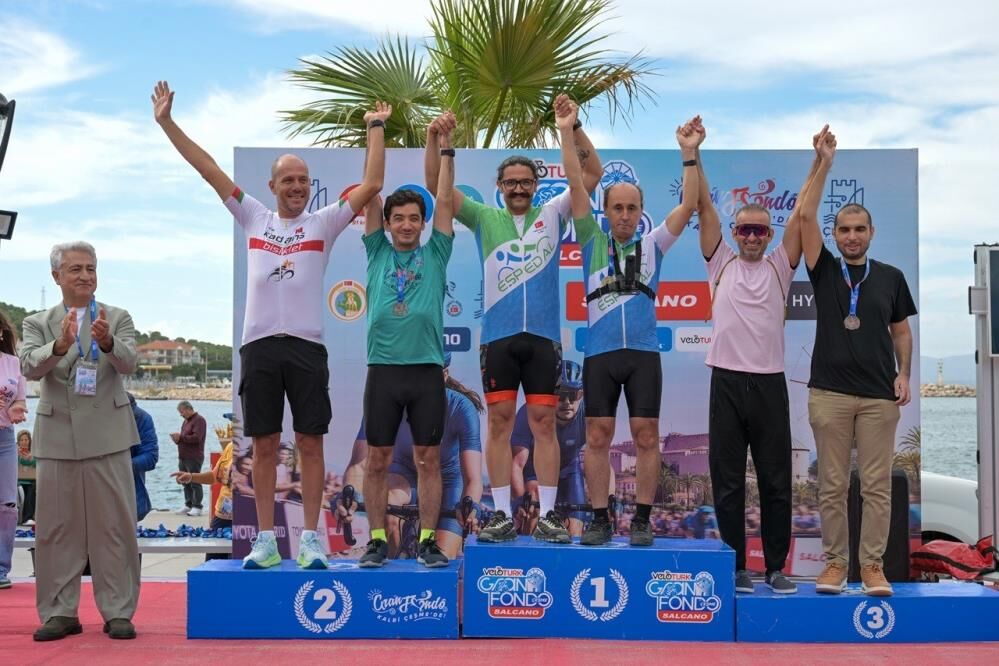 Pedallar Cesmede Cocuklar Icin Dondu Gran Fondo Heyecani Nefes Kesti