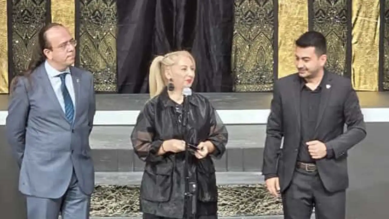 Sahne Tozu 21 Yasında (1)