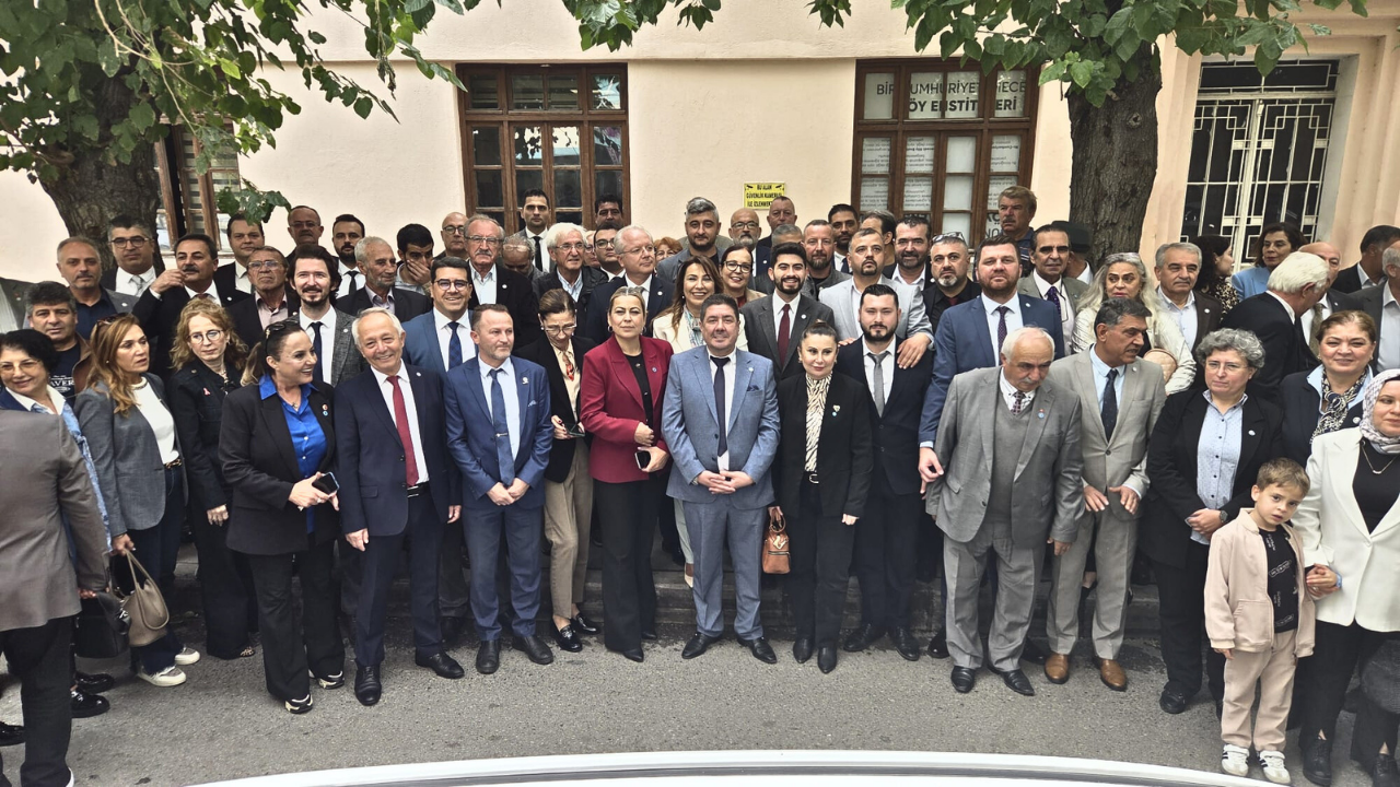 Ulku Dogan Yeniden Adayligini Acikladi Izmiri Halkiyla Birlikte Yoneten Bir Yapiyi Insa Ede (1)