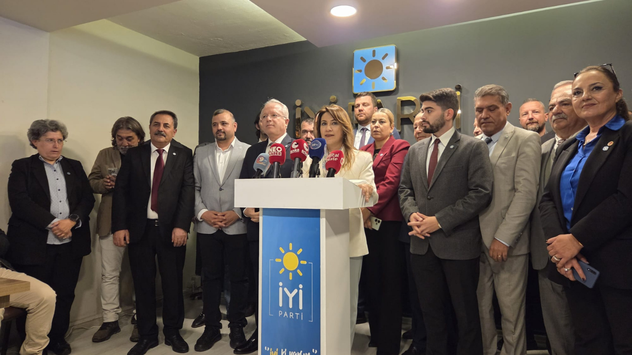 Ulku Dogan Yeniden Adayligini Acikladi Izmiri Halkiyla Birlikte Yoneten Bir Yapiyi Insa Ede (4)