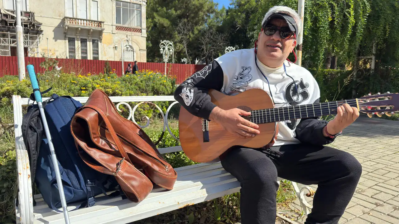 6 Yaşında Kör Oldu, 50’Sinde İzmir'de Üniversiteyi Kazandı Sınıf Arkadaşları Rahman Gazi Yaşar'ın Göz Oldu (5)