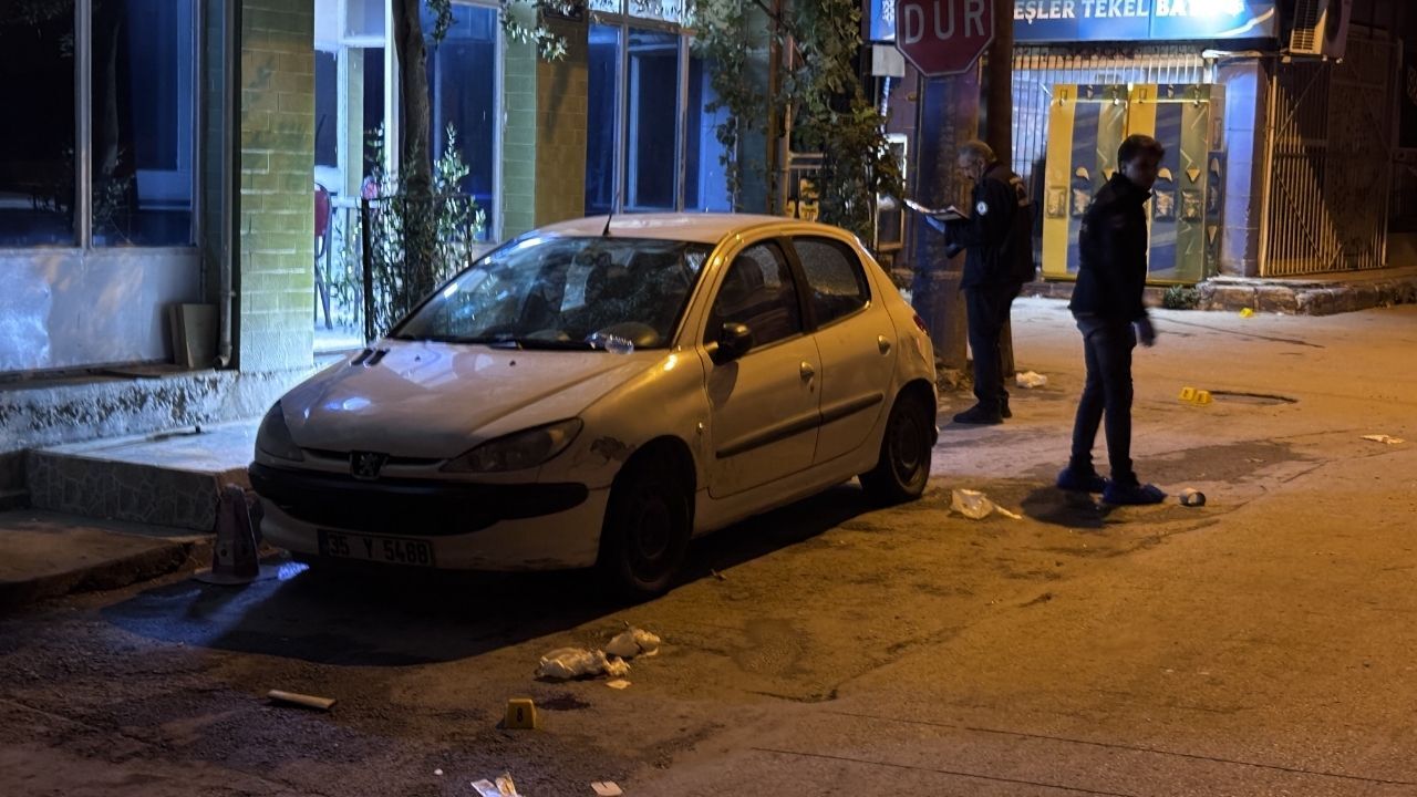 Bayraklı Sokaklarında Kanlı Hesaplaşma Baba Oğul Hedef Alındı, 1 Ölü 3 Yaralı! (2)