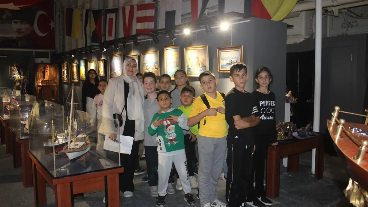 Bu Ders Çok Eğlenceli! İzmirli Öğrenciler İngilizceyi Gezerek Öğreniyor (4)