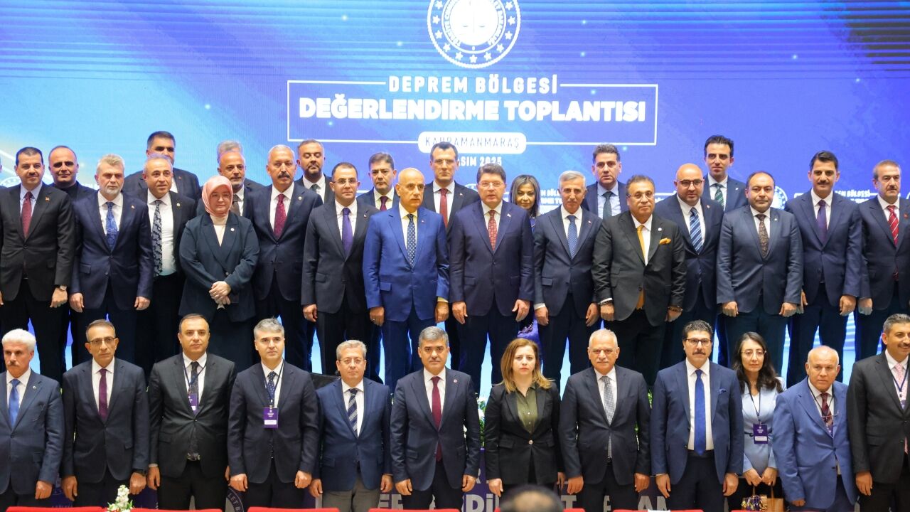 Deprem toplantı